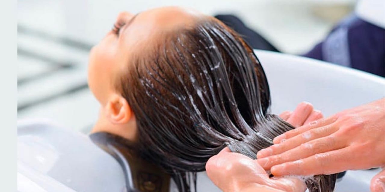 Meğer yıllarca yanlış kullanmışız! Saç kremini böyle kullanmak saça zarar veriyor