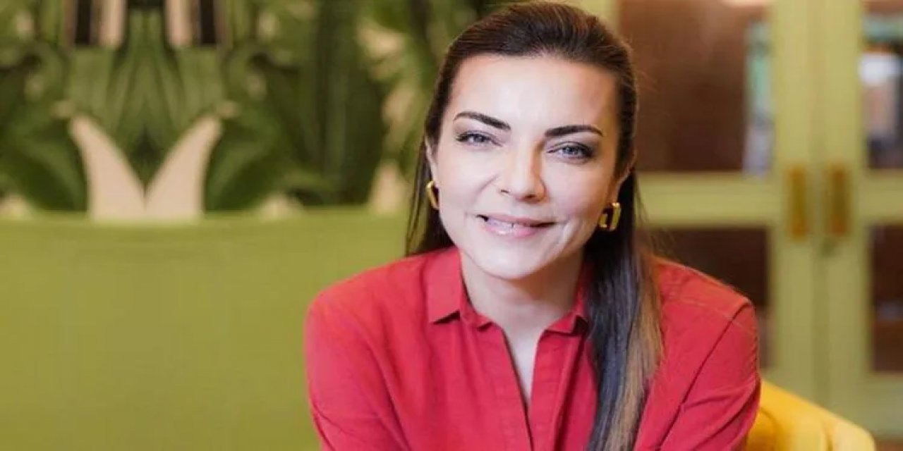 Ünlü oyuncu annesinin evini temizledi