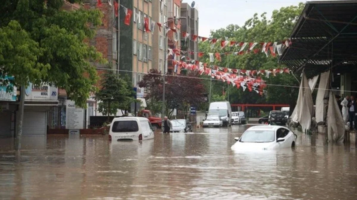 Mansur Başkan  o hatayı affetmedi!  Kritik ismin biletini anında kesti