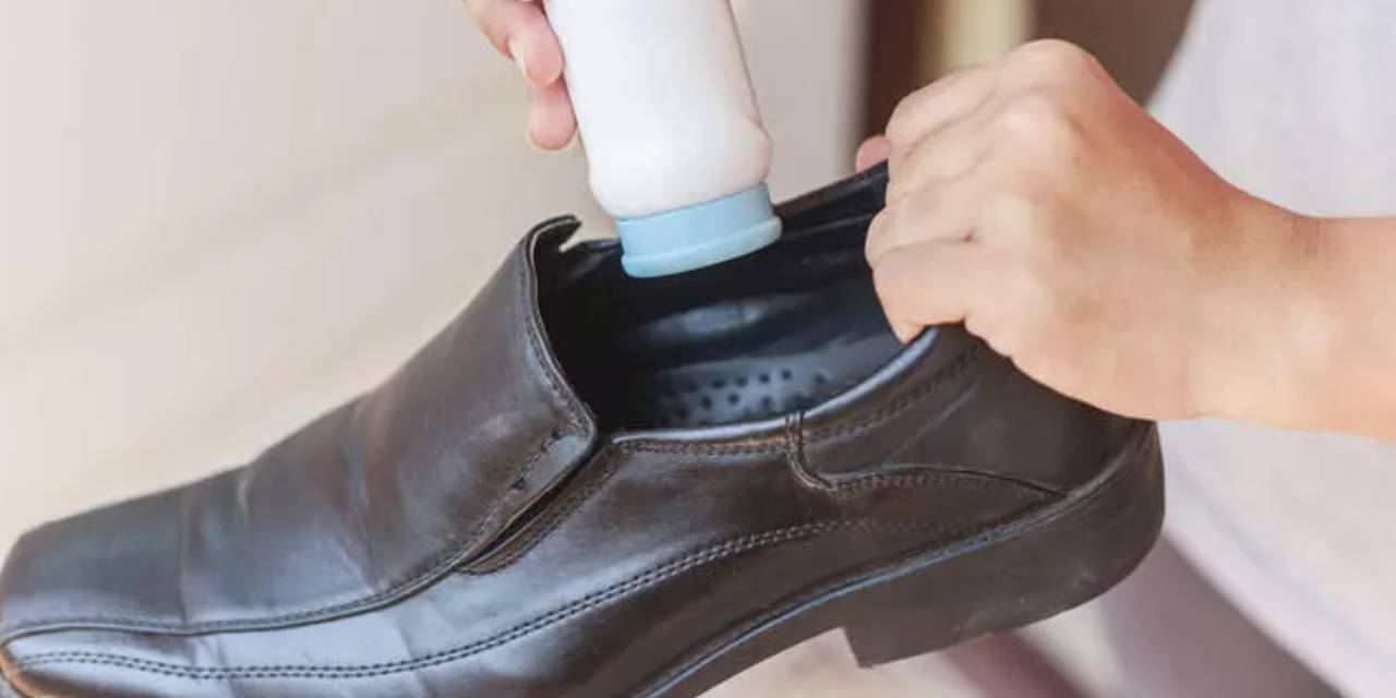 Ayakkabıdaki Kötü Kokuyu Yok Eden Yöntem! Bu Yöntemle Ayakkabılarınız Artık Hiç Kokmayacak!
