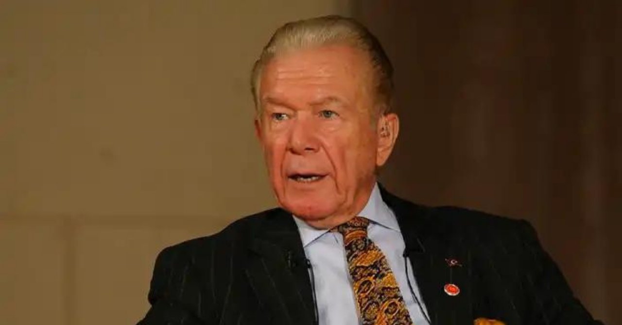 Uğur Dündar İstifa Etti