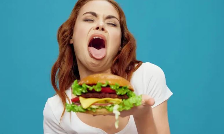 Beyni Ele Geçirip Yedikçe Acıktıran Toksik Yiyecekler