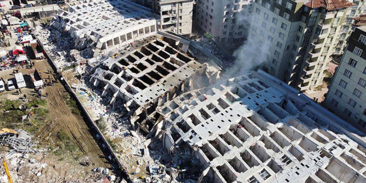 Rönesans Rezidans’ın Enkazında 53 Kişi Hala Kayıp