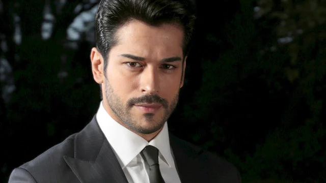 Kuruluş Osman'ın yıldızı Burak Özçivit'e bomba teklif