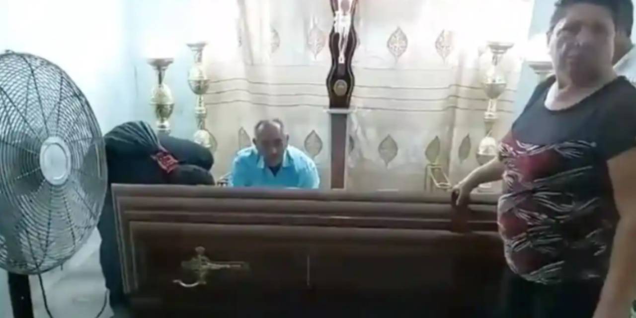 Cenaze töreninde tabutu yumruklayarak yakınlarını şoke etmişti! Yedi gün sonra hayatını kaybetti