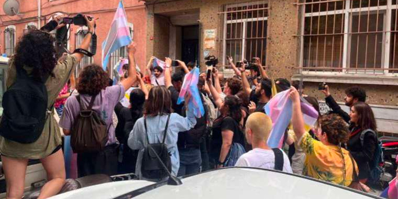 Onur Yürüyüşü’ne polis müdahalesi! Gözaltılar var