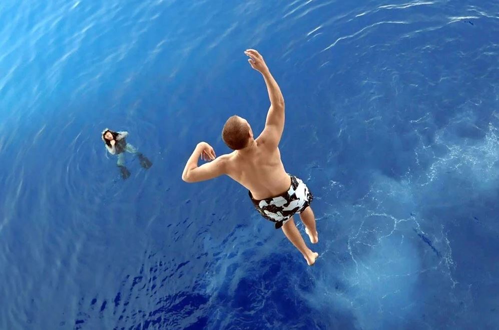 Serin Geçen Yaz İçin Doktorlardan Uyarı Geldi! DİKKAT! Soğuk Denize Girmek Kalp Krizini Tetikleyebilir!