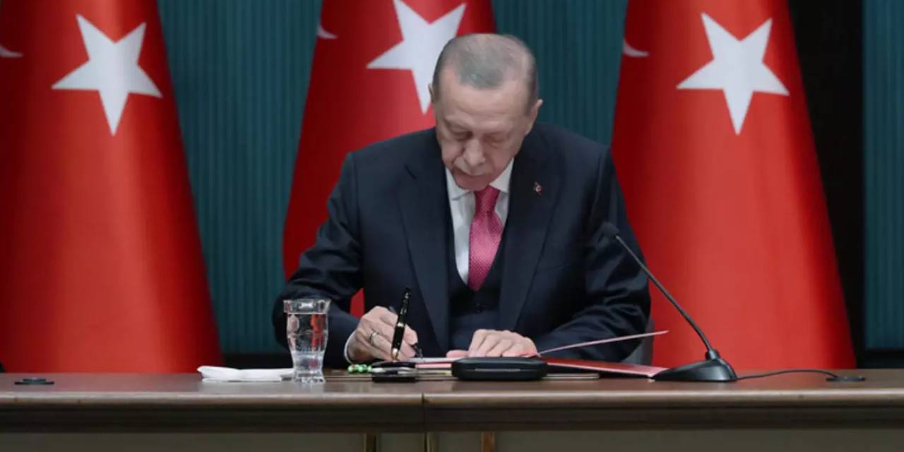 Saray'da Yeni Dönem: O Koltuklar Boş Kalacak, Eski İsimler Yolcu...