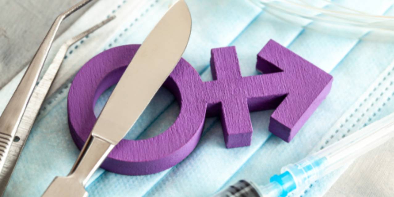 25 yıllık gerçek ortaya çıktı! Kocasını Dantelli Çamaşırla Yakalayınca Gerçek Ortaya Çıktı! Eşinin “Kadın” Olduğunu Öğrendi