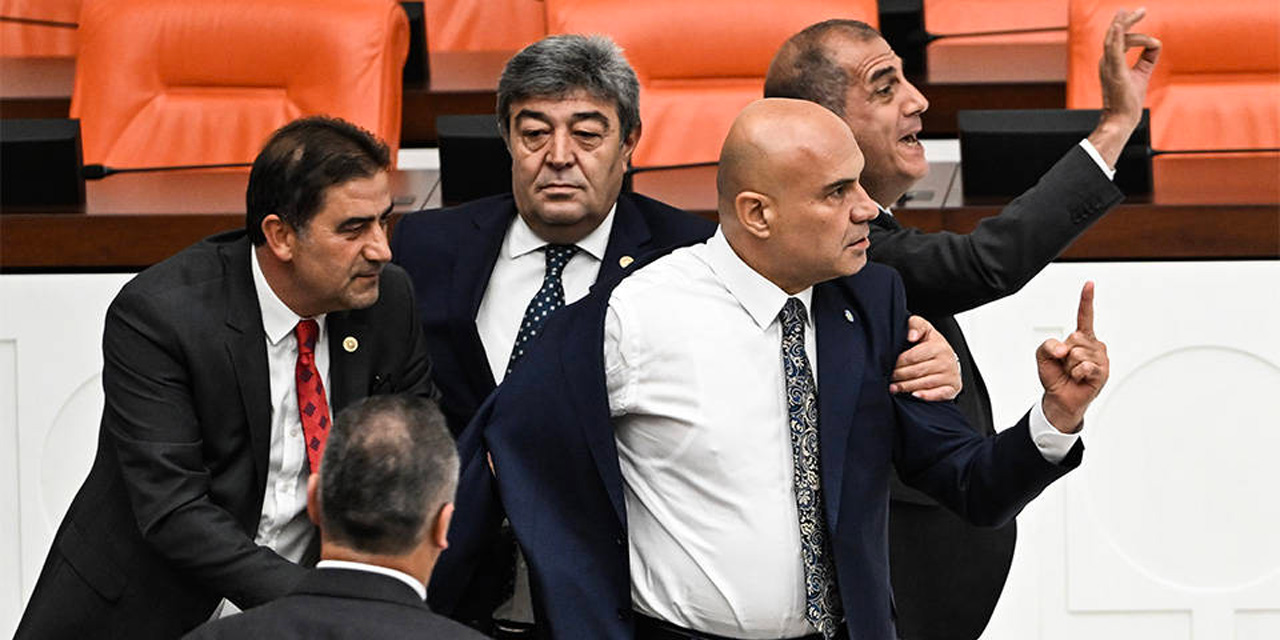 Çömez ile Karayel arasında 'yurtdışına kaçtın' tartışması: Yeni Dönem Meclis'in ilk kavgası yaşandı!