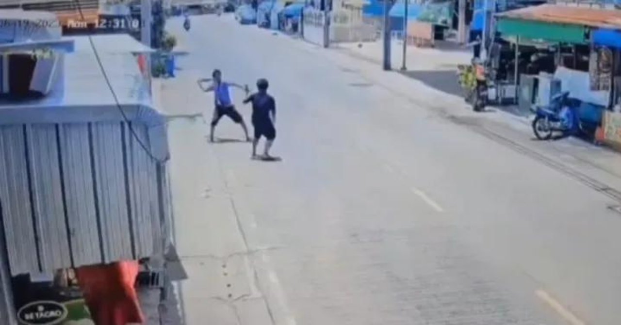 İhanet en yakınından geldi! Kıskanç adam arkadaşının eşiyle ilişkisini öğrendi! Sokak ortasında bıçakla dehşet saçtı!