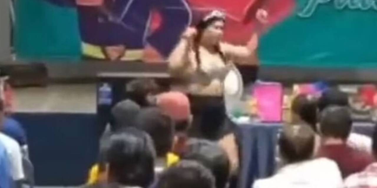 Belediye Başkanı Babalar Günü Etkinliğini Striptizcilerle Kutladı! Ülke Bu Görüntüleri Konuşuyor