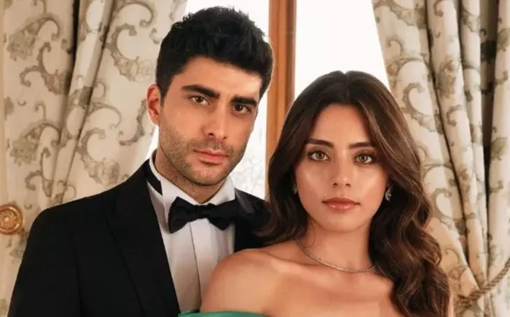 Kızılcık Şerbeti'nin Fatih'i Doğukan Güngör gizemli kız arkadaşıyla görüntülendi: Yanındakini görenler şaşırdı...