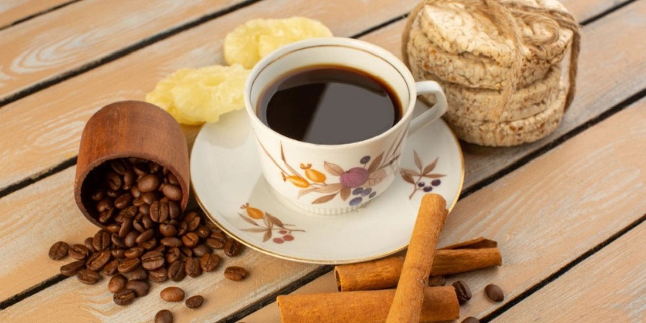 Kahveye tarçın ekleyince etkisine inanamayacaksınız. Kilo verdiriyor, enerji artırıyor...