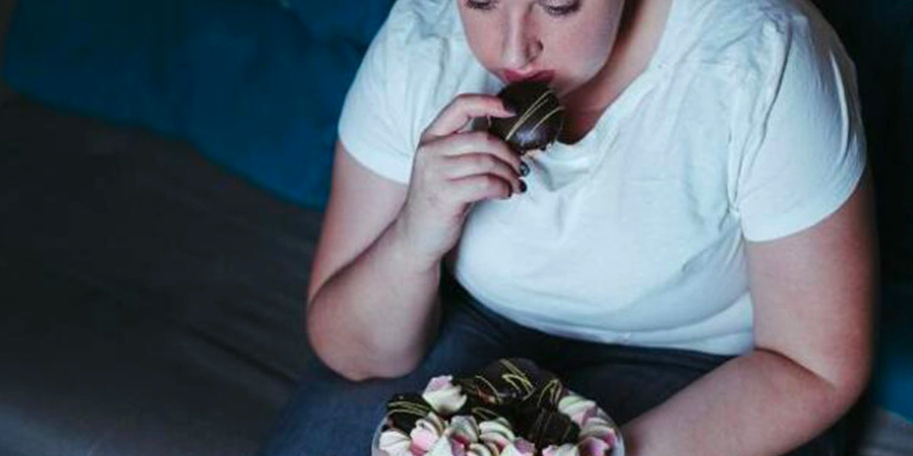 Aşırı üzüntülüyken daha fazla yemek istiyorsanız dikkat!