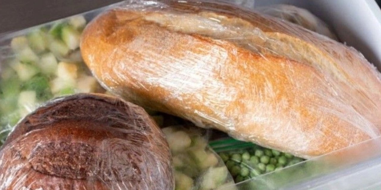Ekmeği buzdolabında saklayanlar dikkat! Retrogradasyona sebep oluyor...