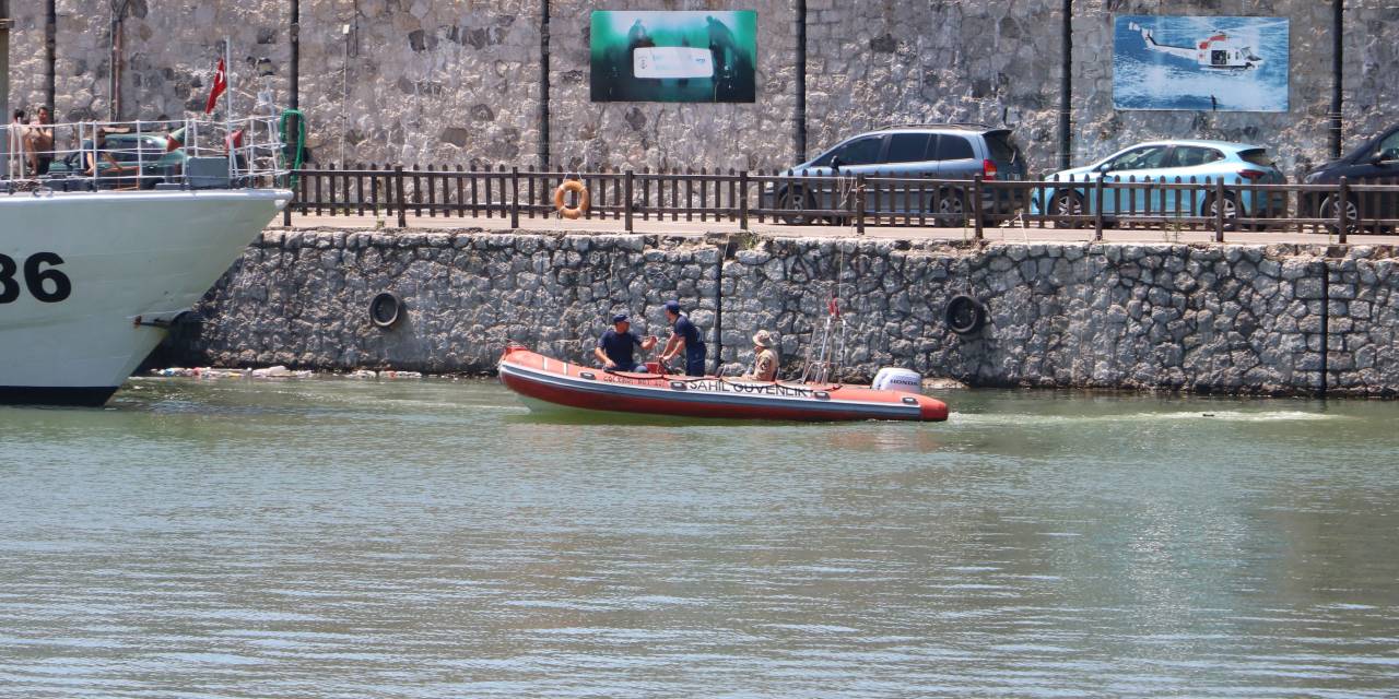Zonguldak Limanı’nda hareketli anlar! Gemi girişlerine kapatıldı, personel tahliye edildi...