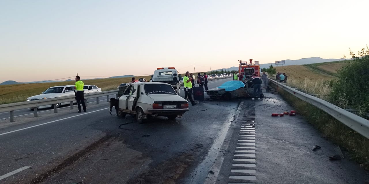 Amasya'da feci kaza: Bir aile yanarak can verdi