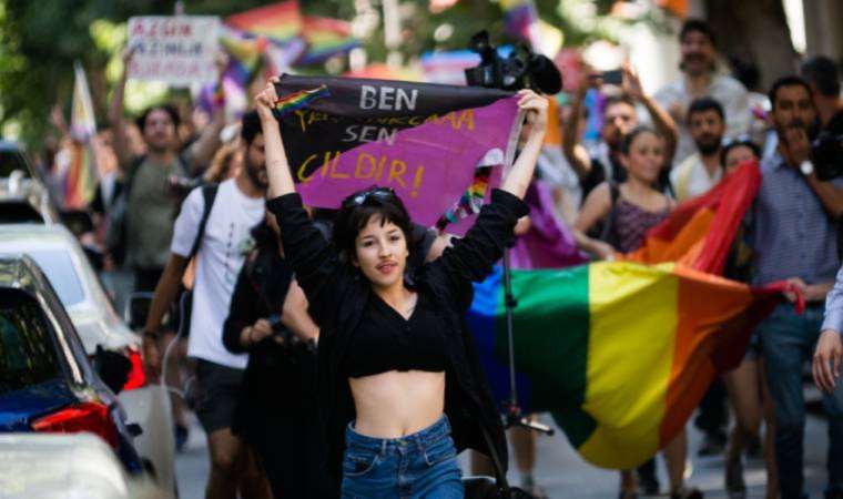 İstanbul’da Onur Yürüyüşü tüm engellemelere rağmen yapıldı
