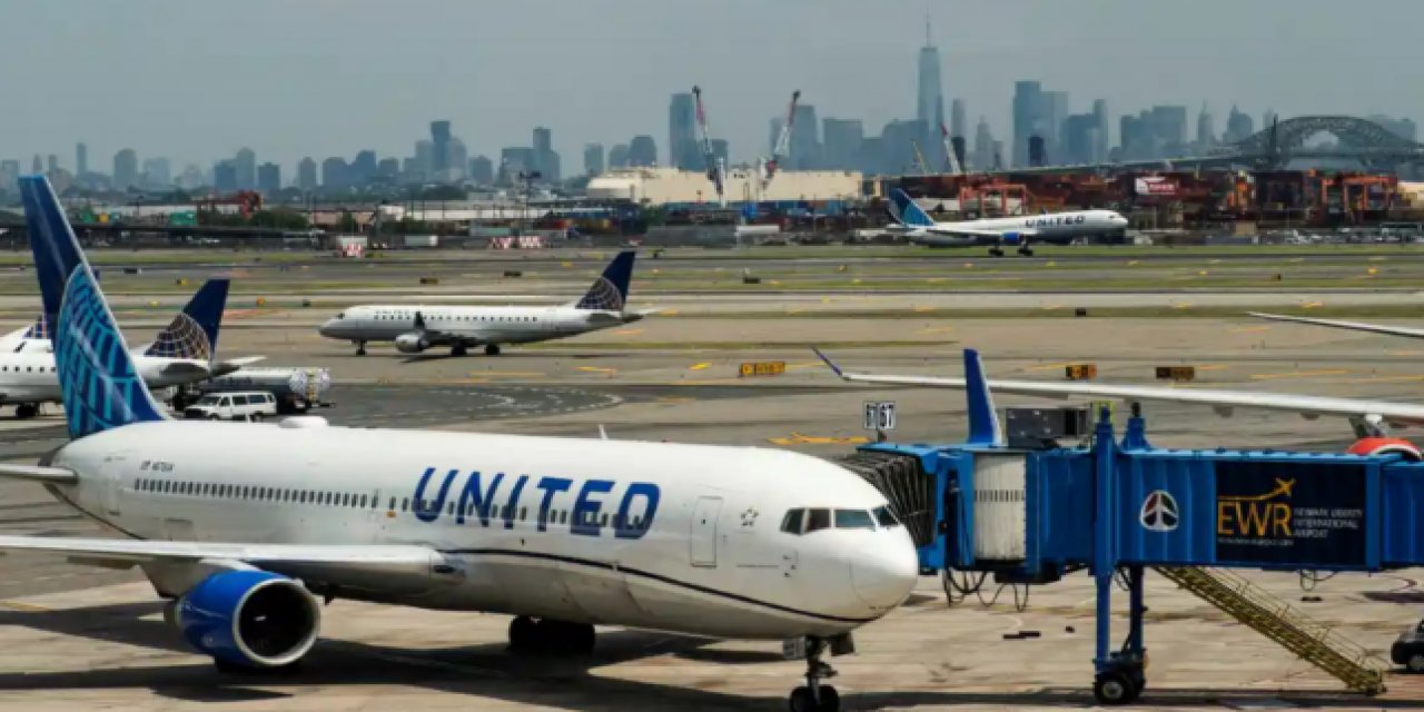 Sultan gibi yaşıyor... 1990'da 290 bin dolara aldığı sınırsız uçak biletiyle dünyayı gezdi: 'Hayatımın en iyi yatırımı'