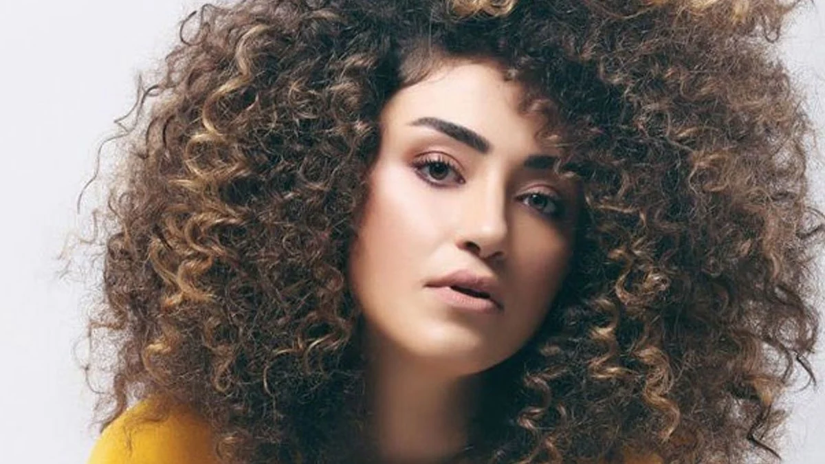 İbrahim Tatlıses'in kızı Dilan Çıtak da sezonu açtı! Bikinisiyle teknede boy gösterdi: Cesur pozlara beğeni yağdı...