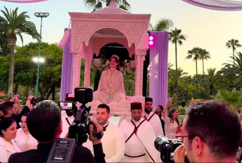 Murat Yıldırım-Iman Elbani çifti kızları için Fas'ta düğün yaptı