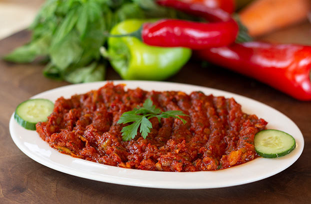 Kavurmanın, Etin Yanına Ne Gider? Kurban Bayramı Sofrasına Tat Katacak Eşlikçiler, Salatalar