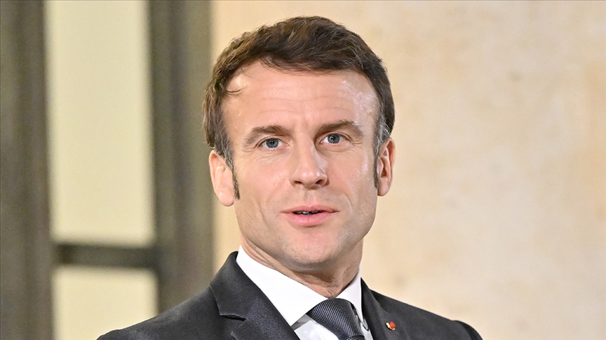 Macron’dan oğlu iş bulamayan anneye: "Bu akşam sizinle eski limanda bir dolaşsak..."