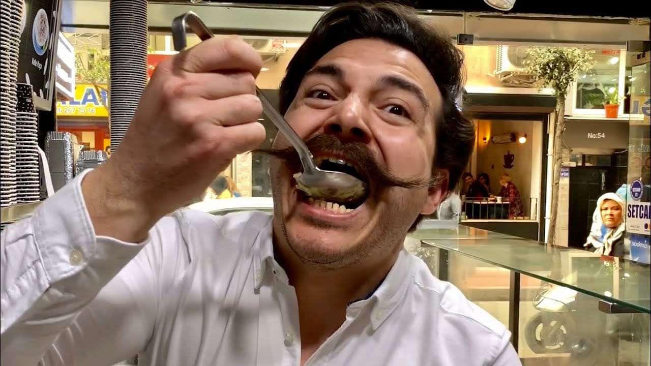 Ceza da engel olamadı... Uçakta yiyen yiyene! Şırdancı Mehmet'ten sonra Baruthane Pilavcısı uçakta pilav yediği anları paylaştı