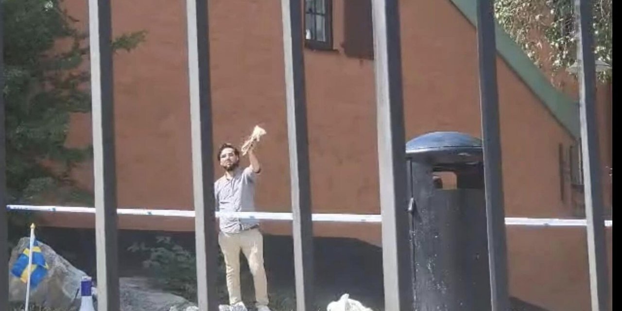 İsveç'te Kuran, Tevrat ve İncil Yakmak İçin Başvurular Artıyor