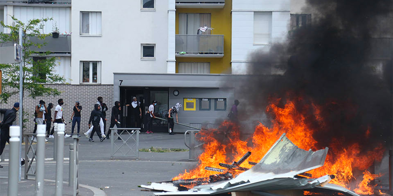 Paris'te başlayan çatışmalar Strazburg'a da sıçradı!