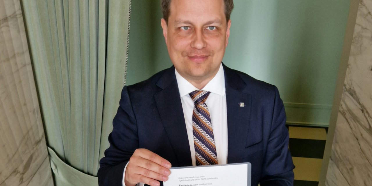 Finlandiyalı Bakan, Nazi Söylemleri İddialarının Ardından İstifa Etti