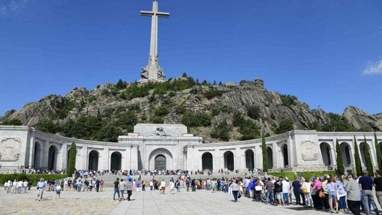 İspanya'da Temsilciler Meclisi'nden diktatör Franco'nun mezarının taşınmasına onay