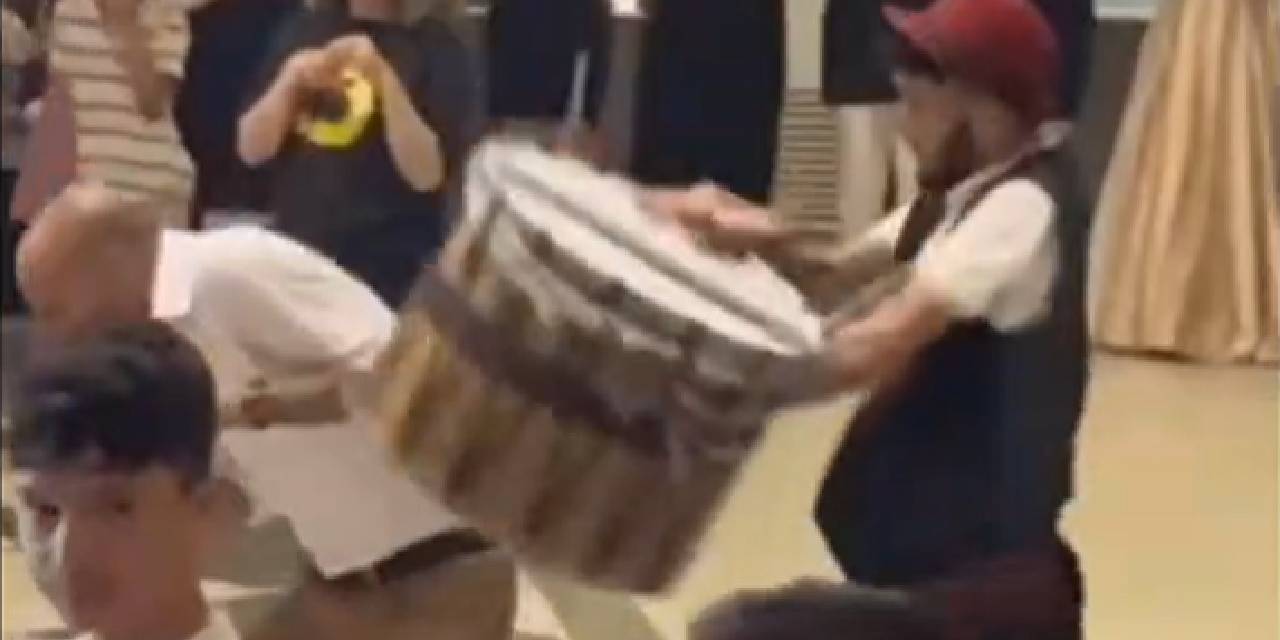 Düğünde davulcunun şovu, hayatının şoku oldu: Şarkıcı neye uğradığını şaşırdı