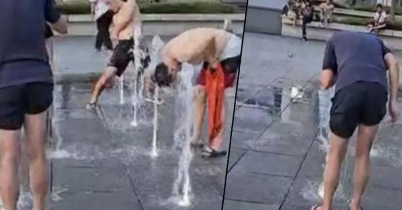 Meydanın ortasında resmen duş aldılar! Her yerlerini yıkadılar