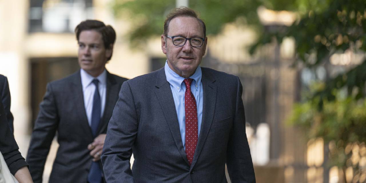 Cinsel Saldırı Suçlamalarıyla Yargılanan Kevin Spacey, Kraliyet Mahkemesi'nde