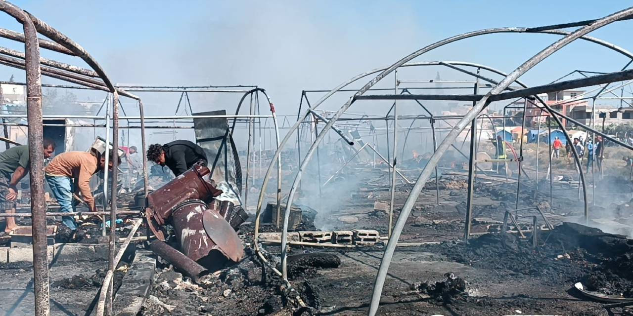 Çadırkentte Yangın: 50 Çadır Kül Oldu