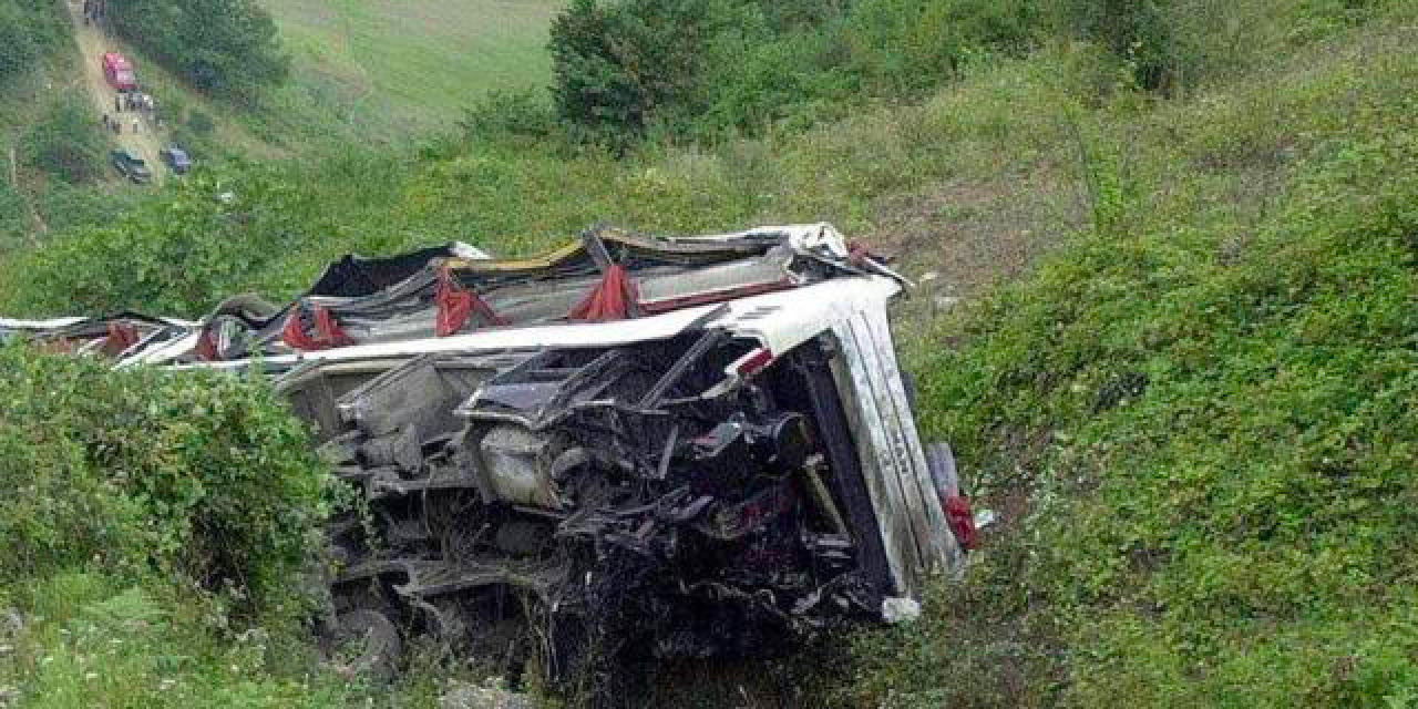 Katliam Gibi Kaza: 25 Ölü, 17 Yaralı