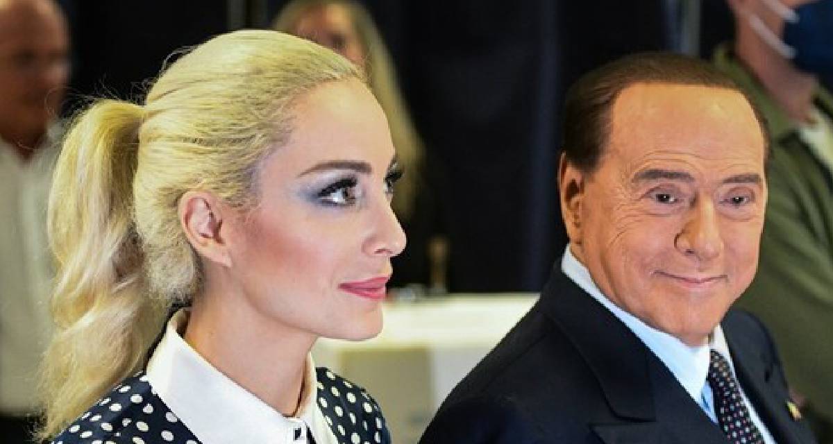 Berlusconi’den, 53 Yaş Küçük Sevgilisine Rekor Miras