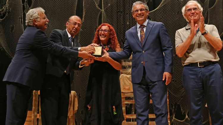 Karşıyaka’nın ilk "Edebiyat Ödülü" sahibini buldu