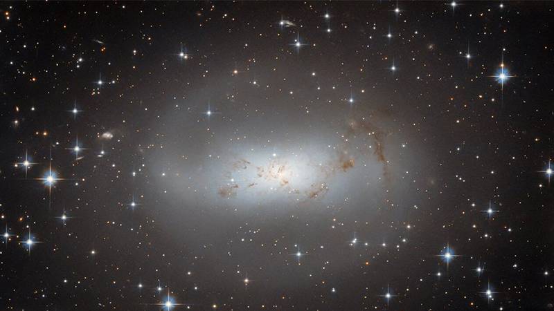 Hubble, Samanyolu'nun 'yalnız komşusunu' görüntüledi