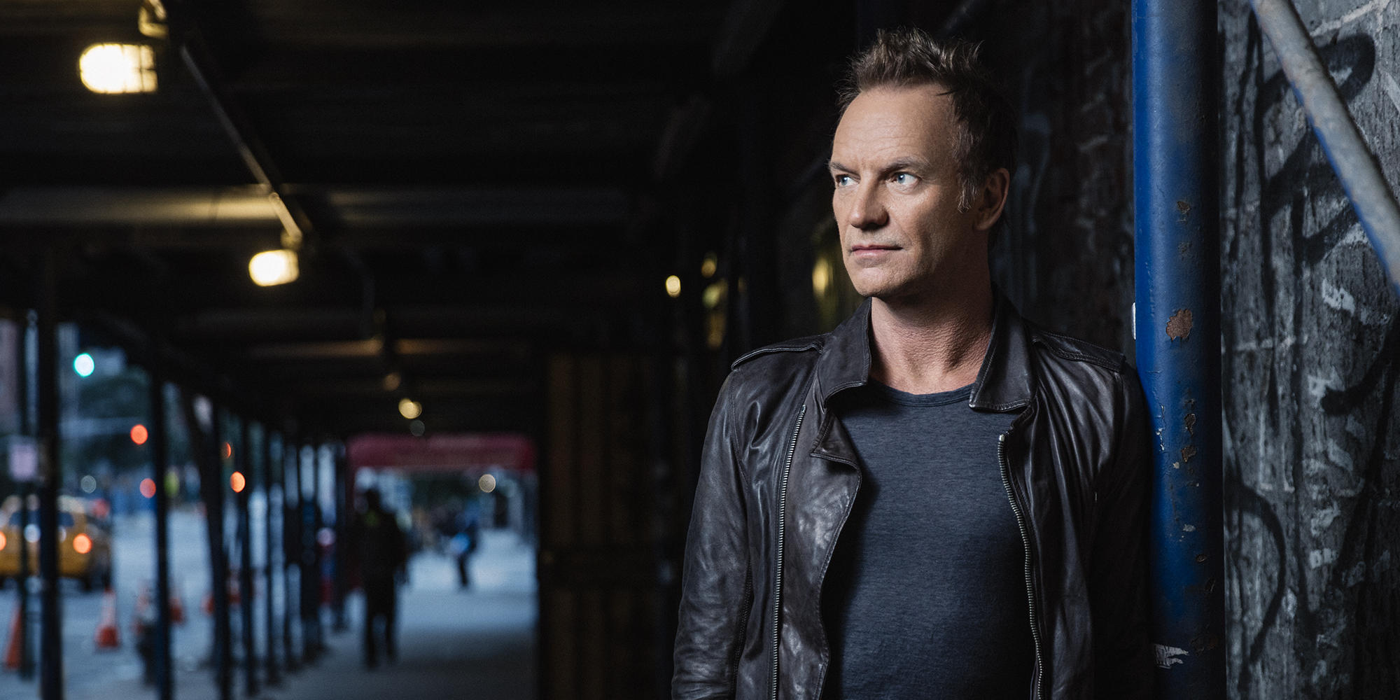 Ünlü müzisyen Sting, ödülünü mültecilere bağışladı