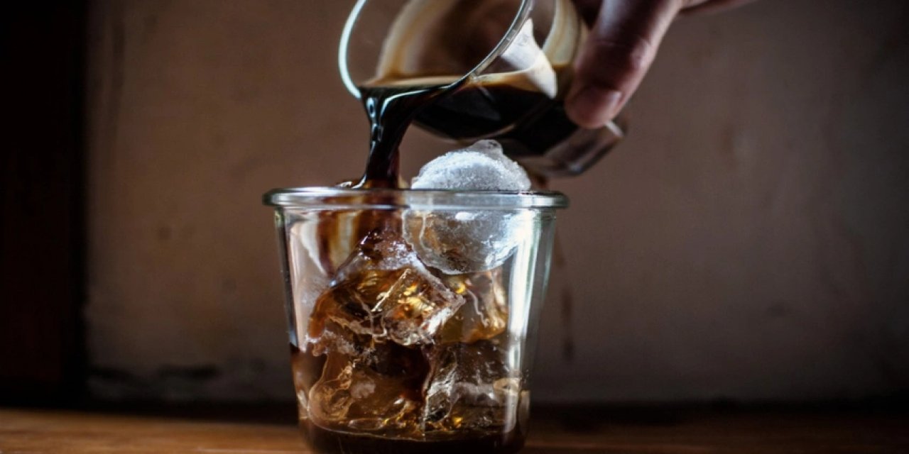 Yazın kavurucu sıcaklarına buz gibi etki veriyor: Evde cold brew tarifi...