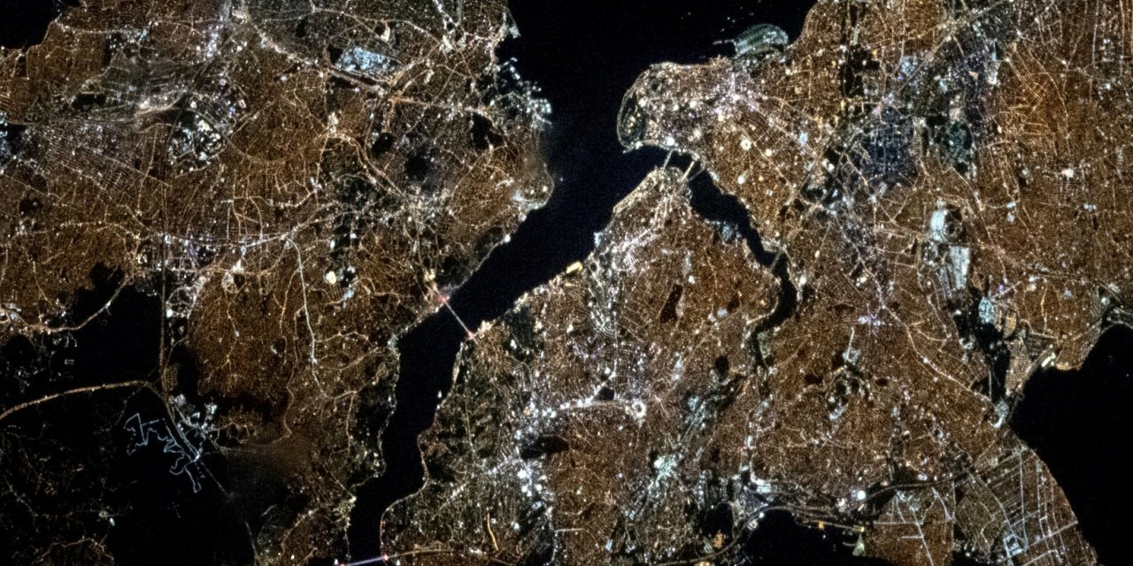 İstanbul Uzaydan İşte Böyle Gözüküyor: Astronot 'Eşsiz Nokta' Sözleriyle Paylaştı