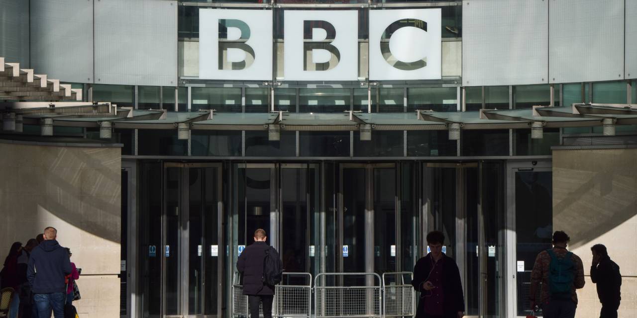 BBC'de çocuk istismarı skandalında yeni gelişme: Sunucu görevden uzaklaştırıldı