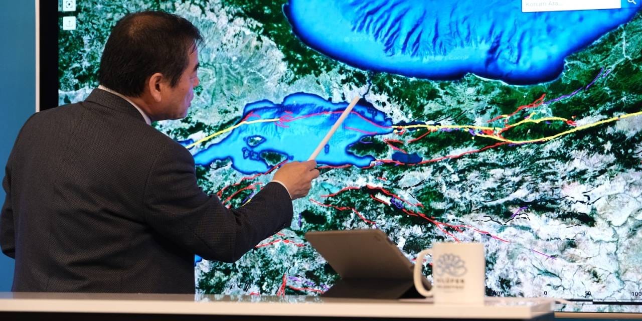 Maraş Depremini Bilmişti! Japon Uzman Şimdi de istanbul'u Uyardı: Kuzey Anadolu Fay Hattı'nın O Koluna Dikkat Çekti