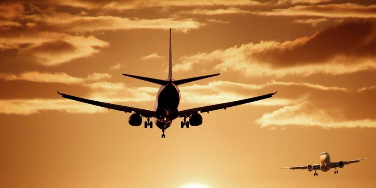 Uçaktan piste atladı, havalimanını karıştırdı! Bakın nerede yakalandı