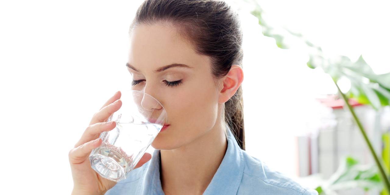 Dikkat! Suyu Böyle İçmek Kansere Yol Açıyor!