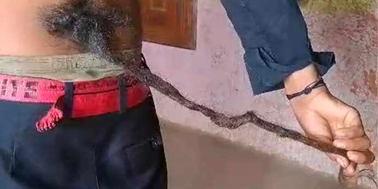 Şaşırtan olay! 14 yaşındaki çocuğun sırtından kuyruk çıktı, insanlar tapmaya başladı...