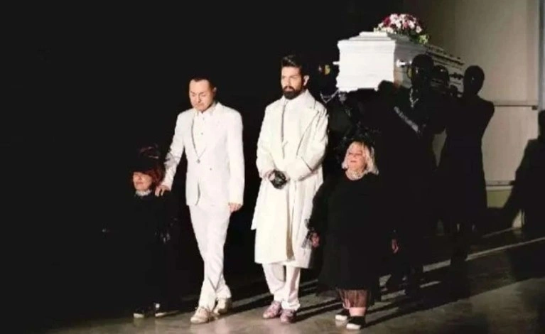 Serdar Ortaç'ın tabutu çalındı... Hırsız geride not bıraktı...